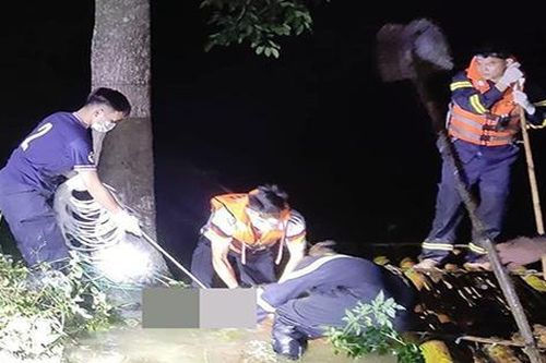 Rủ nhau đi tắm sông một học sinh bị đuối nước