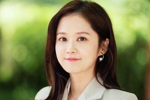 Jang Na Ra kết hôn với bạn trai kém 6 tuổi