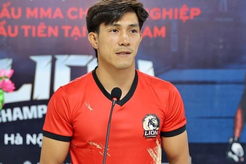 Nguyễn Trần Duy Nhất tranh tài ở Giải Vô địch Sư tử Võ thuật tổng hợp Việt Nam 2022