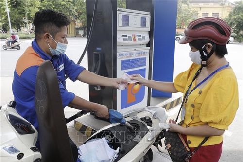 Bên lề Quốc hội: Đại biểu bình luận về thông tin nhập xăng giá rẻ từ Malaysia