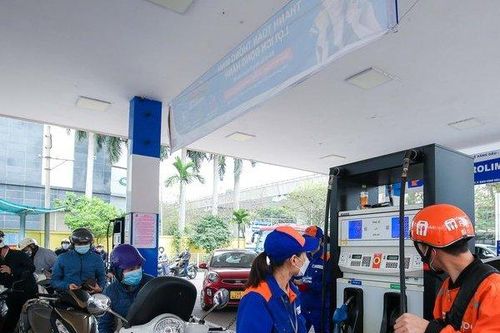 Nhập xăng Malaysia có giúp bình ổn giá xăng trong nước?