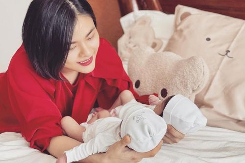 Vân Trang mạnh dạn tuyên bố một điều khi thấy cặp song sinh 7 tháng tuổi làm hành động này