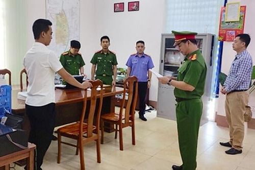 Đền bù sai quy định, Trưởng phòng Tài nguyên và Môi trường bị khởi tố