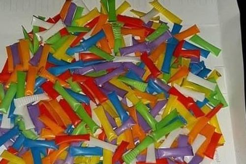 Bắt giữ 2 đối tượng cất giấu hàng trăm gói ma túy trên mái nhà