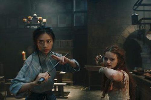 Ngô Thanh Vân trở lại hình tượng đả nữ cực ngầu bên nữ chính 'The Kissing Booth' Joey King
