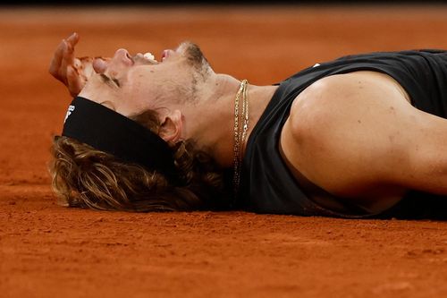 Zverev khóc vì phải bỏ cuộc trận gặp Nadal