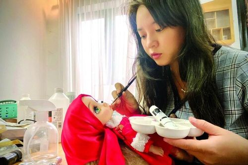 Bước ngoặt cuộc đời từ một con búp bê giá rẻ