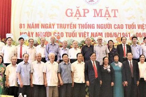 Đẩy mạnh thực hiện đồng bộ công tác người cao tuổi