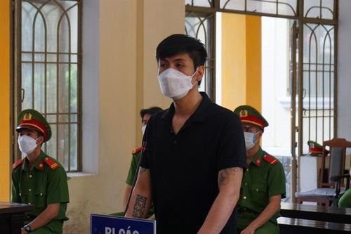 Lãnh án vì 'phụ' bạn đánh người