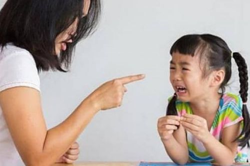 Những câu nói dễ khiến trẻ tổn thương