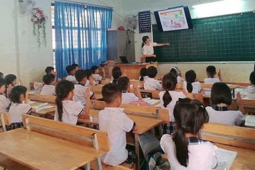 Những 'người lái đò' miền biên ải