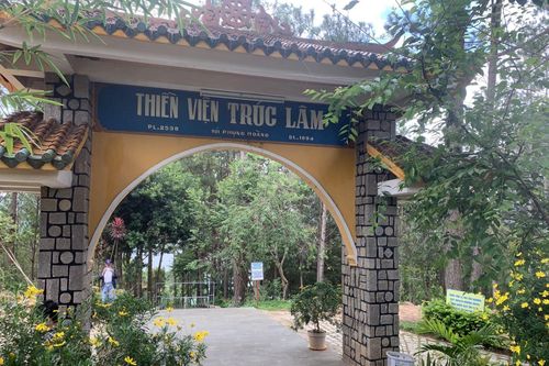 Ngắm vẻ bình yên trong Thiền viện Trúc Lâm (Đà Lạt)