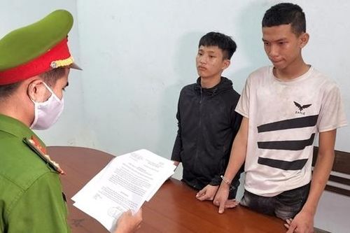 Mâu thuẫn ở tiệm internet, chém người như trong game