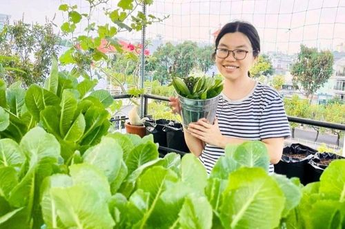 Kỷ niệm 10 năm ngày cưới, chồng ở TP.HCM tặng vợ một khu vườn