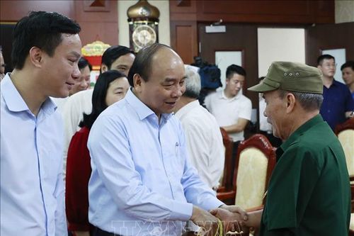 Chủ tịch nước Nguyễn Xuân Phúc thăm, tặng quà đại diện người cao tuổi tại Hải Dương