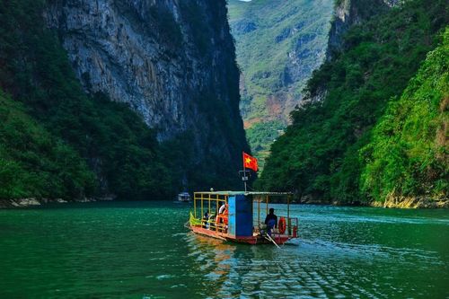 Sững sờ trước vẻ đẹp như tiên cảnh của sông Nho Quế ở Hà Giang