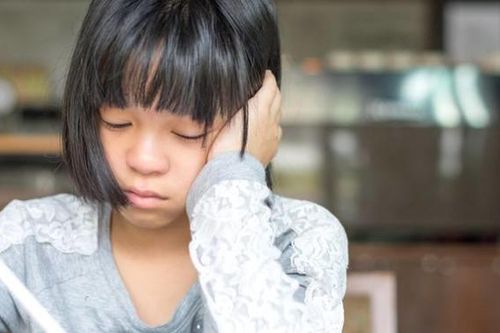 Cha mẹ làm 4 điều này khiến con TỔN THƯƠNG hơn cả việc ly hôn