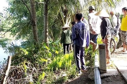 Nam thanh niên kêu cứu dưới Kênh Năng