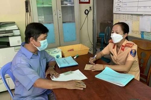 TPHCM: Xử lý nghiêm tài xế xe buýt liều lĩnh vượt đèn đỏ gây bức xúc