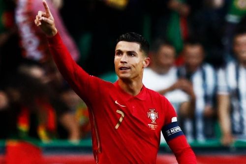Ronaldo lập cú đúp trong chiến thắng 4-0 của Bồ Đào Nha