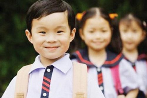 Bài văn tả mẹ của học sinh tiểu học với loạt chi tiết 'bá đạo' khiến dân mạng cười ngất