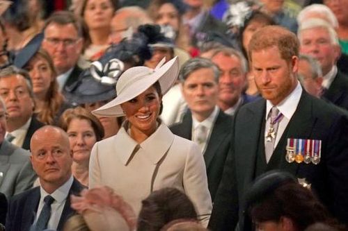 Chuyên gia phân tích: Hoàng tử Harry trông 'phiền lòng sâu sắc' tại sự kiện Đại lễ Bạch Kim