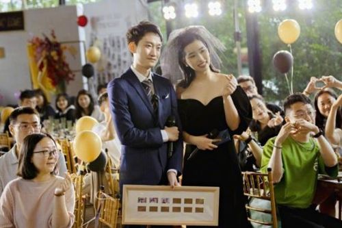 Màn trao nhẫn ngày cưới ngoài sức tưởng tượng