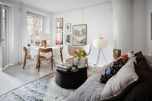 Căn hộ nhỏ 39m2 nhưng vẫn thông thoáng và sáng sủa, còn có ban công ngoài trời cực chill