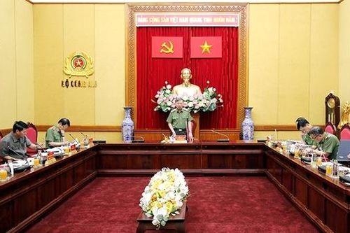 Nghiên cứu, đóng góp những ý kiến xác đáng xây dựng Nhà nước pháp quyền XHCN