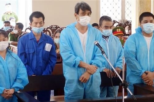 An Giang xét xử nhóm đối tượng buôn lậu 180 tấn đường cát
