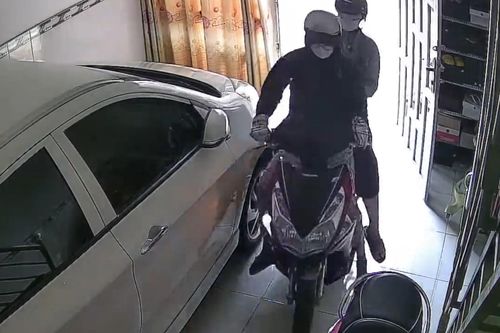 Chạy vào nhà dân để trốn cảnh sát giao thông