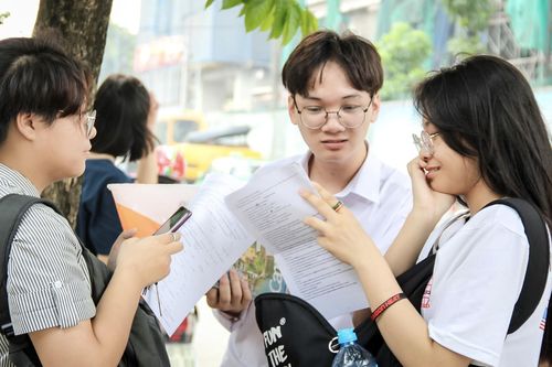 Sơn La mưa lớn kéo dài, 1.000 thí sinh thi trường chuyên phải đổi lịch