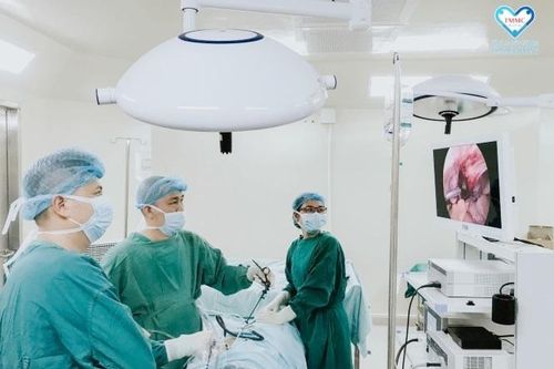 Phẫu thuật nội soi cấp cứu bệnh nhân vỡ bàng quang sau va chạm giao thông