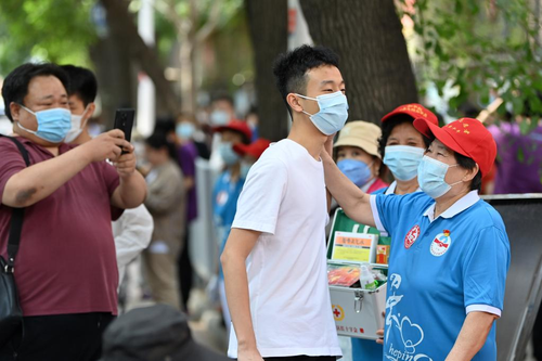 11,93 triệu học sinh Trung Quốc bước vào kỳ thi khốc liệt khi dịch vẫn đang hoành hành