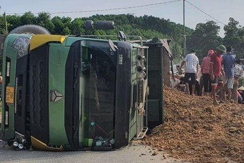 Khởi tố tài xế gây tai nạn kinh hoàng khiến 4 người thương vong ở Hòa Bình