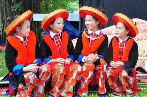 Bản sắc văn hóa trong việc phát triển và xây dựng đất nước