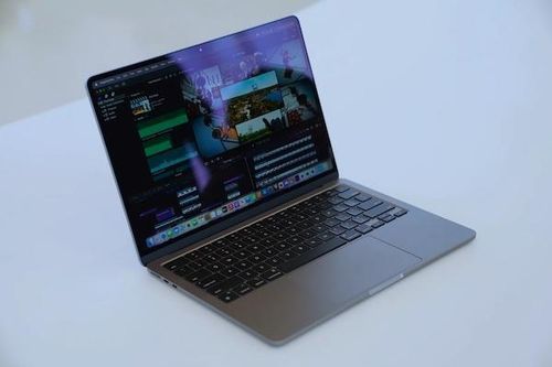 Cận cảnh MacBook Air M2 mới: Nhiều màu sắc, có MagSafe