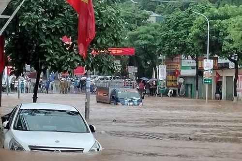 Sơn La mưa to kéo dài, gần 1.000 thí sinh thi trường chuyên phải đổi lịch