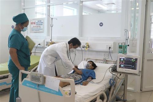 Giám sát chặt chẽ việc xử lý ổ bệnh sốt xuất huyết ở Tiền Giang