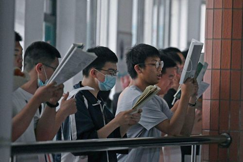 Gần 12 triệu học sinh Trung Quốc bước vào kỳ thi đại học