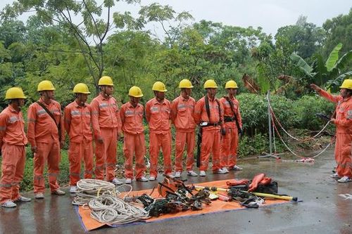 Điện lực miền Bắc sẵn sàng các phương án xử lý sự cố, đảm bảo cung cấp điện an toàn khi có thiên tai