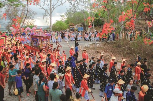 Núi Sam mùa lễ hội