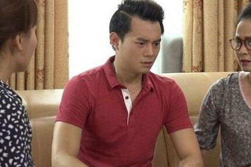Mẹ chồng nhất quyết không chịu sang tên sổ đỏ cho chồng tôi, lí do thực sự khiến tôi choáng váng