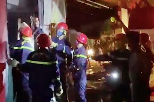 Hà Tĩnh: 'Bà hỏa' thiêu rụi tiệm bánh sinh nhật lúc rạng sáng