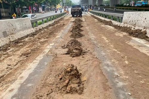 Ram lên xuống đường Vành đai 3 phủ kín đất đá