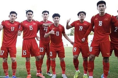 Thắng U23 Malaysia 2-0, U23 Việt Nam hiên ngang vào tứ kết
