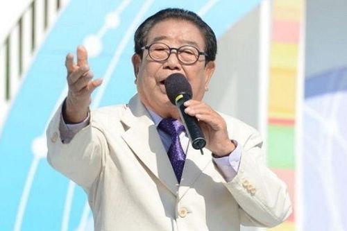 MC show âm nhạc lớn tuổi nhất thế giới qua đời