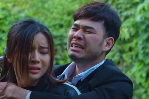 Diễn xuất gây khó chịu trong phim 'Bão ngầm'