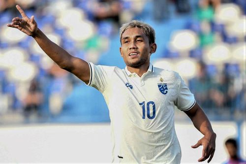Thái Lan thắng Maldives 3-0