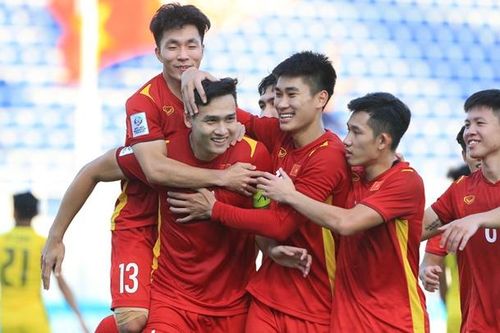 Vì sao trọng tài mất đến 5 phút để kiểm tra VAR trận U23 Việt Nam và Malaysia?